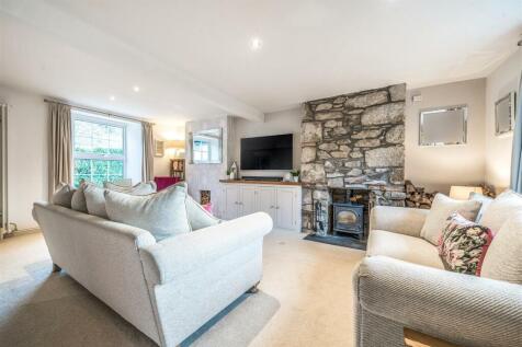 Grove Villa Sitting Room..jpg