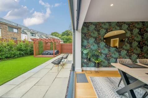 Ivy Glen InsideOut.jpg