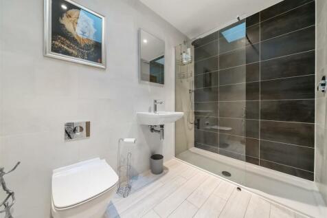Ivy Glen Shower Room.jpg