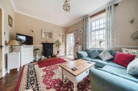 Lloyd Lodge Sitting Room.jpg