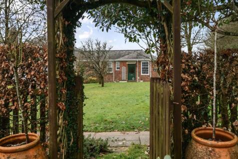 lloyd Lodge Garden..jpg