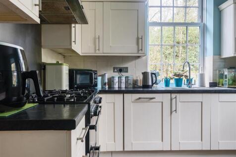Lloyd Lodge Kitch.jpg
