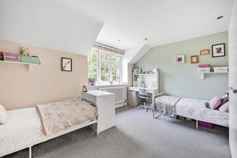 Parkside Bed 3.jpg