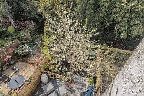 Baronsfs Garden.jpg