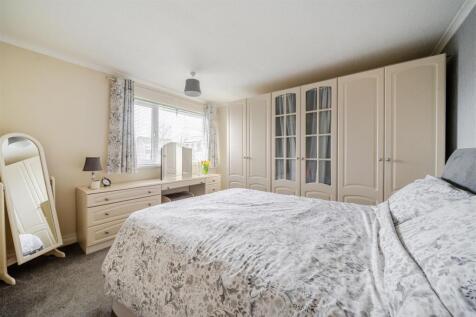 Savery Bed 1..jpg