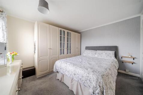 Savery Bed 1.jpg