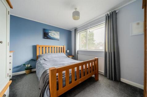 Savery Bed 2bl.jpg