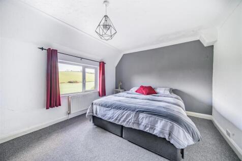 Tor House Bed 2..jpg