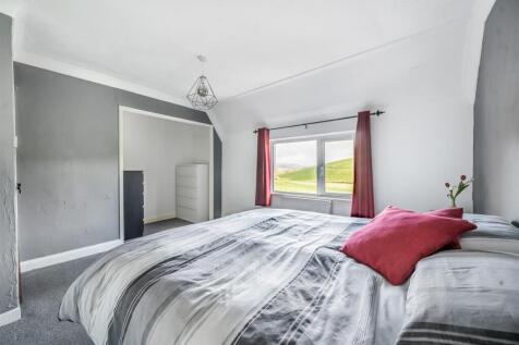Tor House Bed 2.jpg