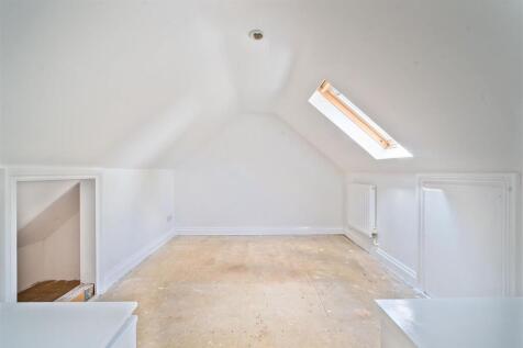 Eden Annexe Bedroom 1.jpg