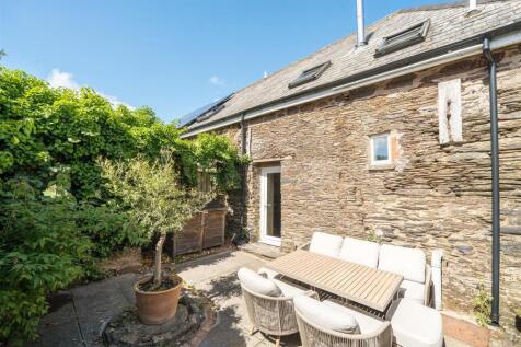 Hayloft Courtyard.jpg