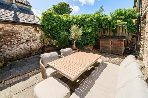 Hayloft Courtyard..jpg