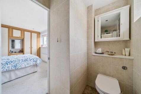 Badgers Bed 1 Ensuite.jpg