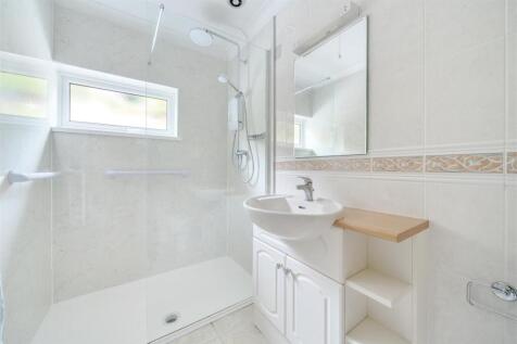 Crescent Gdns. Shower Room.jpg