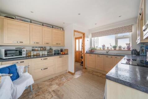 Henlake Kitchen.jpg