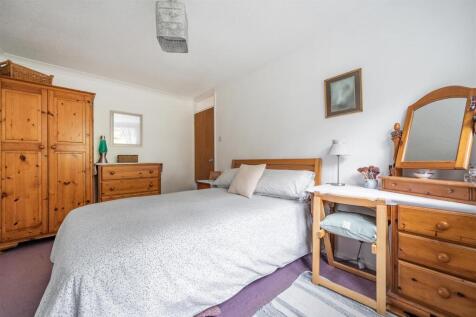 Henlake Bed 1.jpg