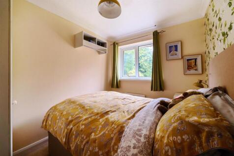 Cole Lane Bed 3.jpg