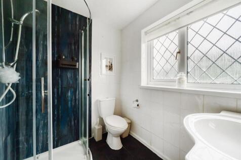 Cole Lane Shower Room.jpg