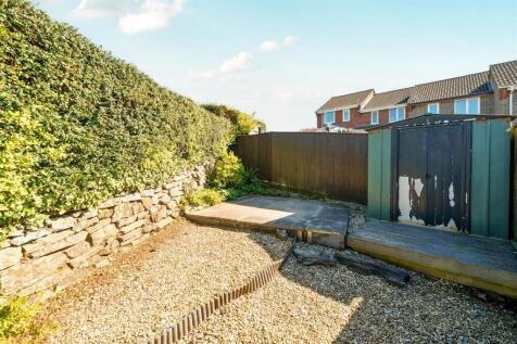 Barn Close Garden.jpg