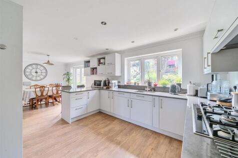 Spinney Kitchen Dining.jpg