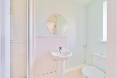 Spinney En-suite.jpg