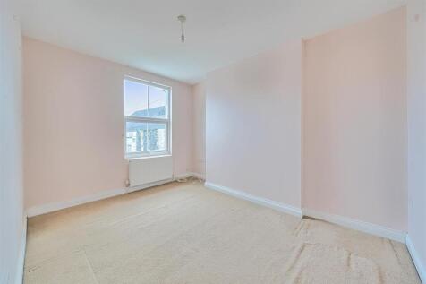 Market Road Bed 2.jpg