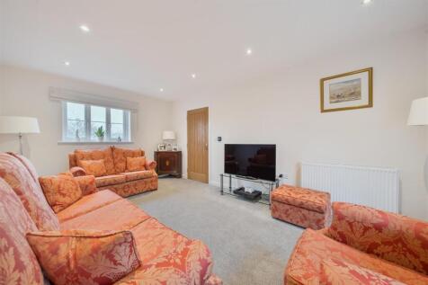 Maple Sitting Room..jpg