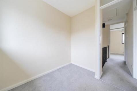 Elizabeth Close Bed 3.jpg