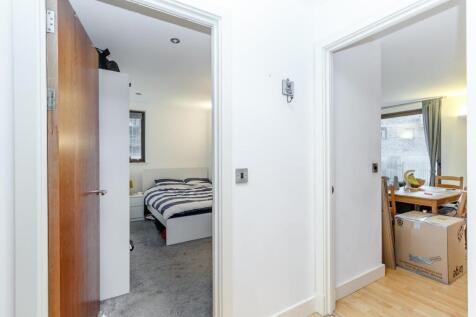 8403338-interior14-800.jpg