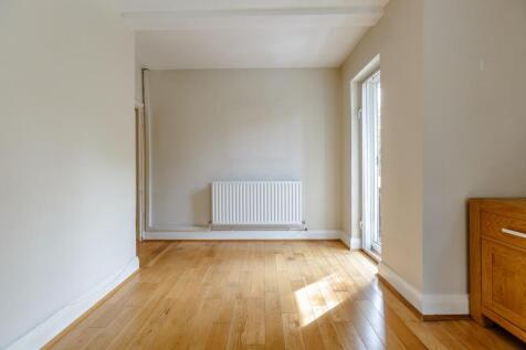 8361638-interior13.jpg