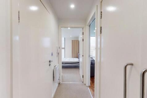 Flat-117-City-Point-Sheffield-Entrance-Hall.jpg