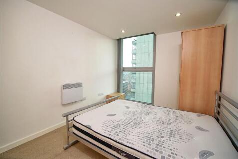 Bedroom Ang1.jpg