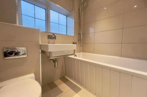 Family Bathroom.jpg