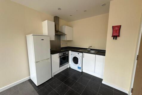 3 Kitchen.jpg