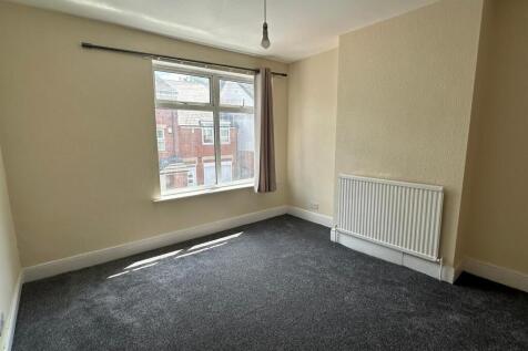 Lat Bedroom 1.jpeg