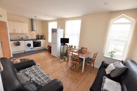 Lounge/Kitchen