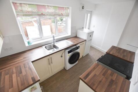 FITTED KITCHEN