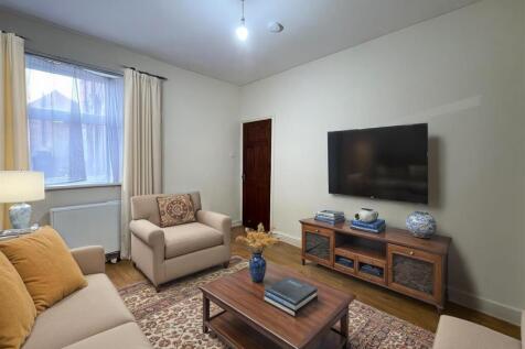 l4wyMKJIBUOOnmGa7uTx0g - Living Room - Standard -