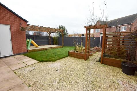REAR ENCLOSED GARDEN