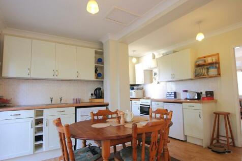 Kitchen 2.JPG