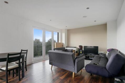 Living Room/Kitchen/Dining Area