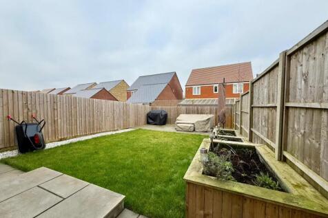 REAR GARDEN NEW.jpg