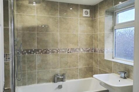 bathroom 2.jpg