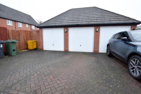 PARKING WITH GARAGE