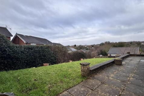 Rear &amp; side gardens