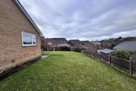 Rear &amp; side gardens