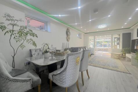 Open Plan Living/Dining Room