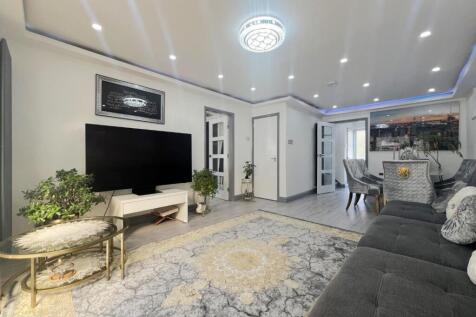 Open Plan Living/Dining Room