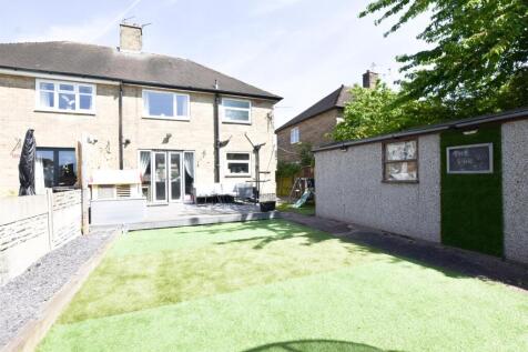 ENCLOSED REAR GARDEN