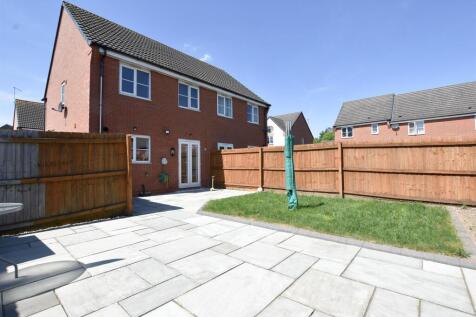 REAR ENCLOSED GARDEN